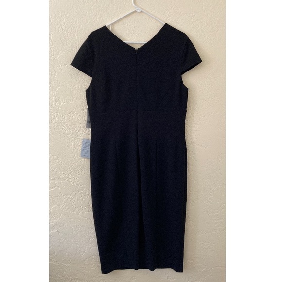NWOT Donna Morgan Cap Sleeve Crep Sheath Dress in Black Vneck MIDI - Picture 5 of 9